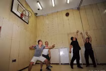 Cuộc sống trên tàu phá băng Trung Quốc mắc kẹt ở Nam Cực