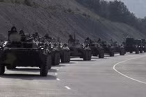 Bác tin Ukraine tấn công xe quân sự Nga vượt biên