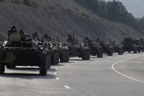 Bác tin Ukraine tấn công xe quân sự Nga vượt biên