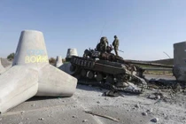 Ông Berlusconi: Phương Tây vô trách nhiệm