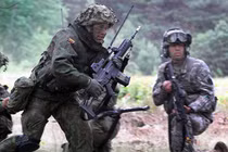 “NATO lợi dụng khủng hoảng Ukraine để có cớ tồn tại”