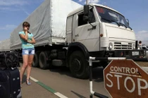 Nga: “Đoàn xe cứu trợ trở về không mang theo gì cả“