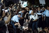 Cảnh sát Hồng Kông bắt giữ gần 200 người biểu tình 