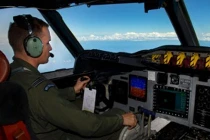 Trục vớt vật thể nghi của máy bay MH370