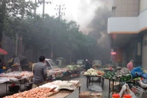 Hiện trường vụ nổ lớn tại khu chợ ở Tân Cương