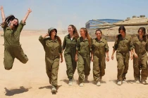 Hình ảnh mạnh mẽ, quyến rũ của nữ quân nhân Israel