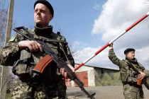 Mỹ thừa nhận cung cấp vũ khí cho lính Ukraine