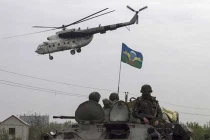 Máy bay quân đội quần thảo bầu trời Lugansk, Ukraine