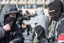 Các thống đốc đông nam Ukraine đều có đội quân riêng