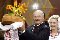 Tổng thống Belarus bất ngờ “đi đêm” với Ukraine