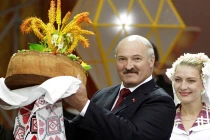 Tổng thống Belarus bất ngờ “đi đêm” với Ukraine