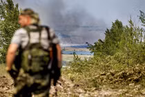 Quân Ukraine bị vây hãm ở Donetsk, ly khai chiếm thêm đất