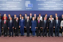 Bất chấp ngừng bắn ở đông Ukraine, EU quyết trừng phạt Nga 