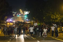 Soi cảnh sát Mỹ vũ trang đối phó biểu tình tại Ferguson