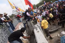 Văn phòng Thủ tướng Thái Lan bị bao vây