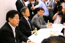 Liên minh cầm quyền Nhật thông qua quyền phòng vệ tập thể