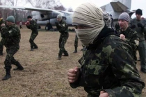 Tự vệ Donetsk trục xuất 150 lính vệ binh quốc gia