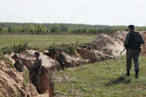 Kiev xây hàng rào phòng thủ quanh khu vực phe ly khai