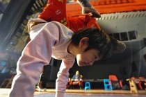 Cuộc hành xác của những nghệ sĩ xiếc nhí Trung Quốc