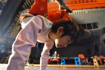 Cuộc hành xác của những nghệ sĩ xiếc nhí Trung Quốc