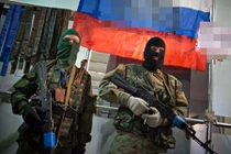 Ly khai Lugansk ráo riết củng cố phòng thủ, chiêu quân