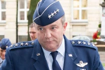 Mỹ vội gửi tướng quay lại châu Âu vì khủng hoảng Ukraine