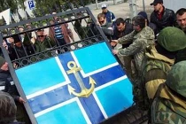 Lính Nga nổ súng bắn chết sĩ quan Ukraine?