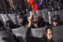 Người dân Donetsk chặn Quân đội Ukraine tới biên giới Nga