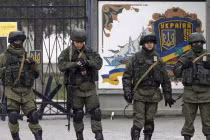 Lính lạ đuổi biên phòng Ukraine ra khỏi tiền đồn