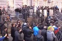 Người biểu tình thân Nga của Ukraine ra tối hậu thư