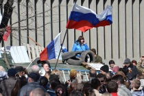 Người biểu tình Lugansk, Kharkov bổ nhiệm thống đốc nhân dân