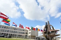 NATO chính thức cấm cửa quan chức Nga