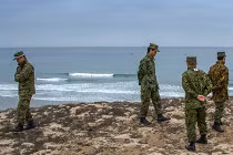 Lo Trung Quốc, Nhật lập các tiền đồn quân sự ở đảo xa