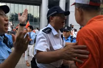 Hàng ngàn dân Hồng Kông biểu tình chống chiếm lĩnh phố Wall