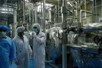 Iran chính thức ngừng chương trình hạt nhân