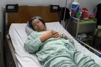 Kinh hoàng nữ bác sĩ bị chém, cướp túi ở của ngõ Sài Gòn