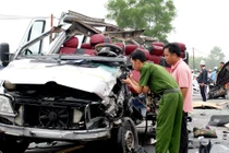 Hiện trường 2 xe khách tông nhau trực diện ở Tây Ninh