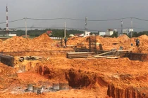 Hình ảnh ngổn ngang, hoang vắng tại bến xe Miền Đông mới