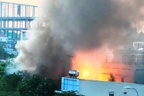 Cháy nổ kinh hoàng giữa KDC, người dân tháo chạy hỗn loạn