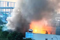 Cháy nổ kinh hoàng giữa KDC, người dân tháo chạy hỗn loạn