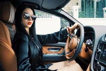 Cận cảnh siêu SUV Bentley Bentayga giá 23 tỷ của Huyền Baby 