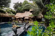 NTK Việt dựng nhà tranh vách đất giữa lòng Sài Gòn, sống giản dị an yên