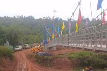 Khánh thành cầu Sam Lang, hết cảnh chui túi nilông vượt suối