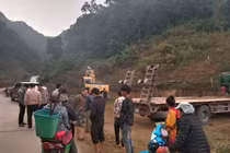 Khai thác Talc trái phép ở Sơn La: Lượng khoáng sản trong núi bốc hơi đi đâu?