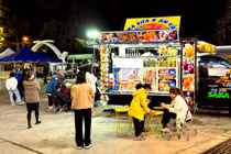  Du khách háo hức check-in khu ẩm thực đêm mới ở Đà Lạt