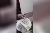 Nga bắt giữ kẻ lừa đảo bán mánh "biến giấy thành tiền"