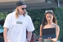 Erling Haaland tháp tùng bạn gái đi mua sắm ở London 