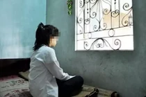 Choáng vụ nữ sinh lớp 7 tự sinh con trong nhà tắm ở Bắc Giang