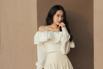 Doãn Hải My dạo phố trong tiết Thu Hà Nội khoe phong cách thanh lịch