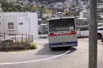 Màn vào cua đỉnh cao như lập trình của tài xế xe buýt ở Nhật Bản